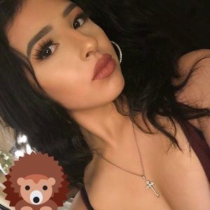 Meet your Posher, Angelique